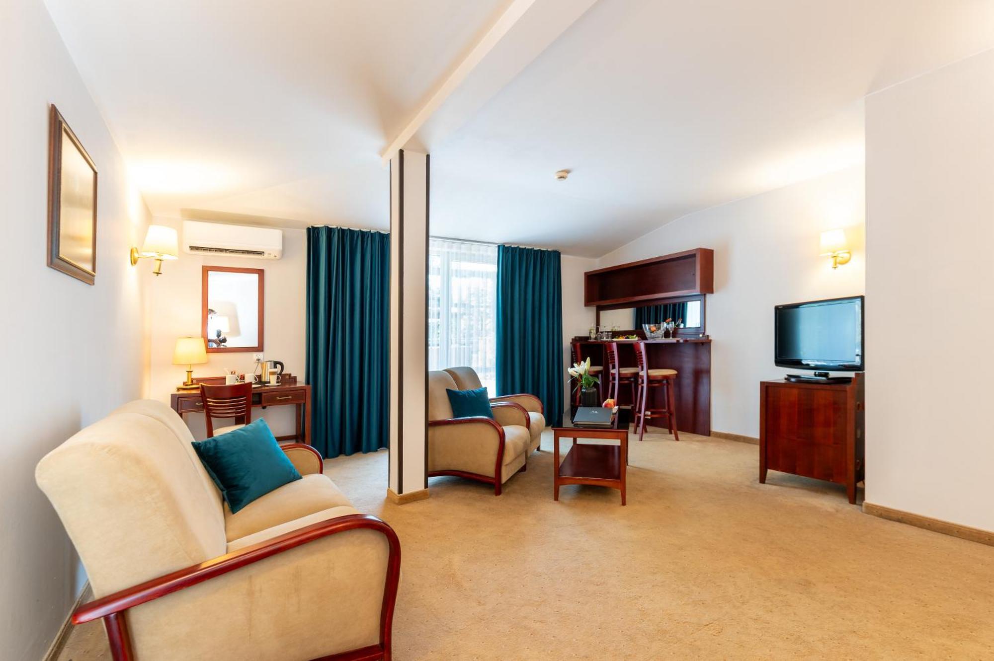 Hotel Moscicki สปาวา ภายนอก รูปภาพ