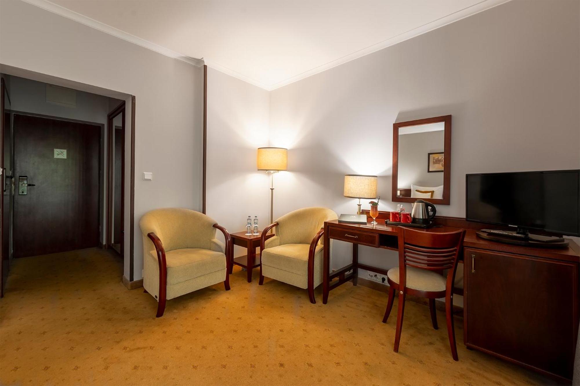 Hotel Moscicki สปาวา ภายนอก รูปภาพ