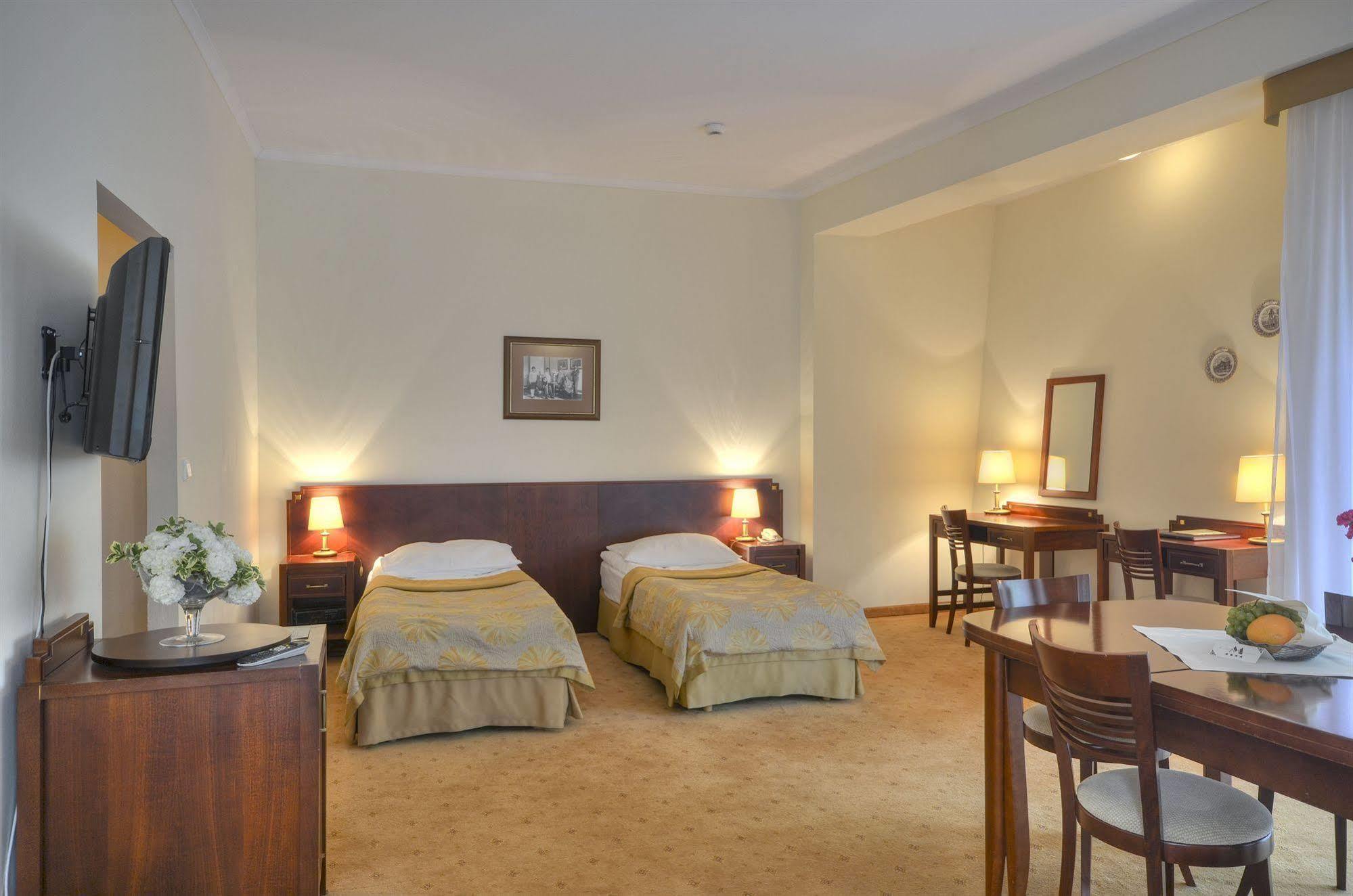 Hotel Moscicki สปาวา ภายนอก รูปภาพ